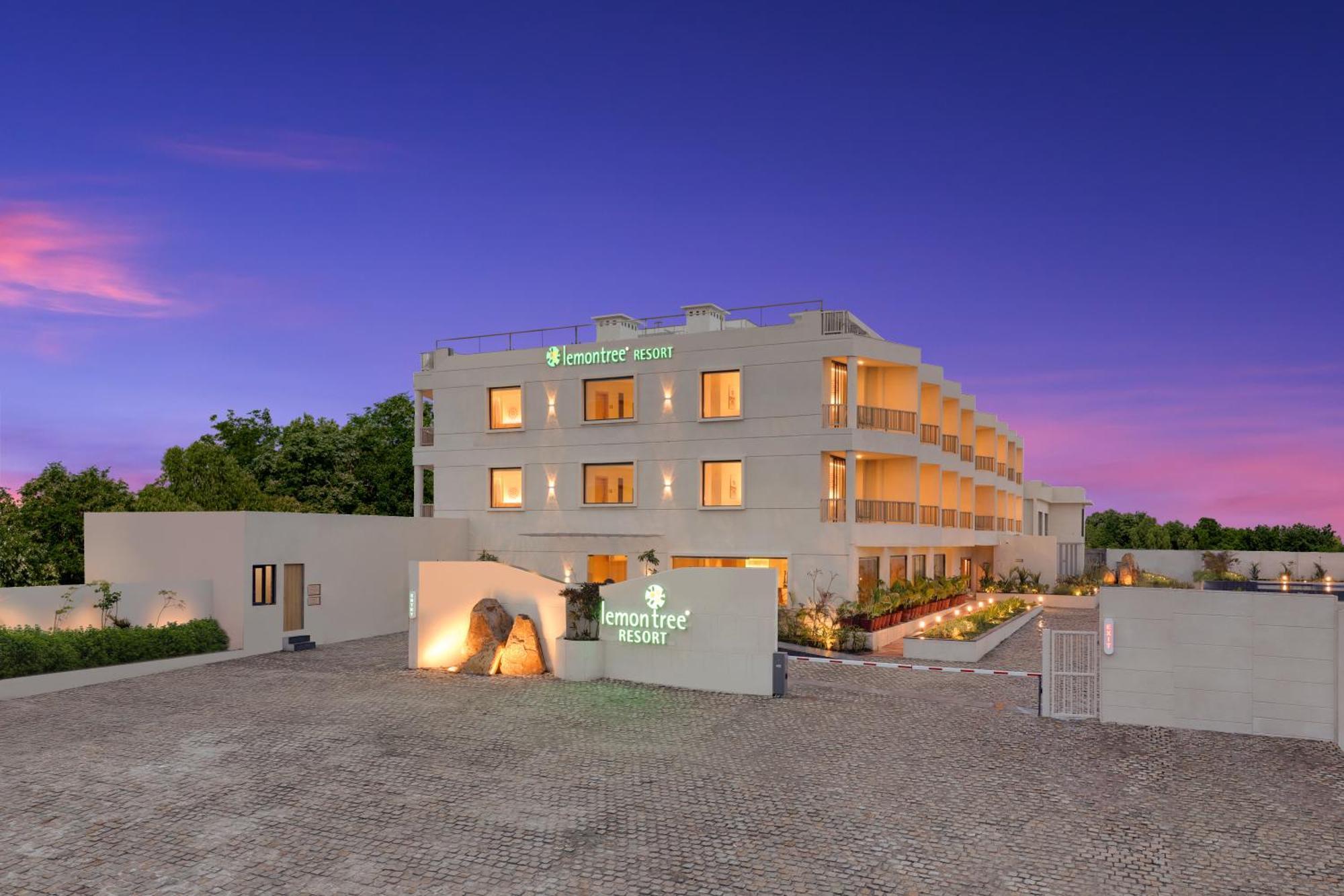 Lemon Tree Resort, Somnath Exterior photo